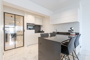 Apartment | Dining - Luxury Apartment With Stunning sea Views (Middelkerke)