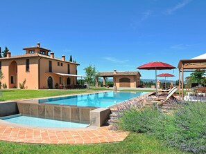 Villa | Exterior