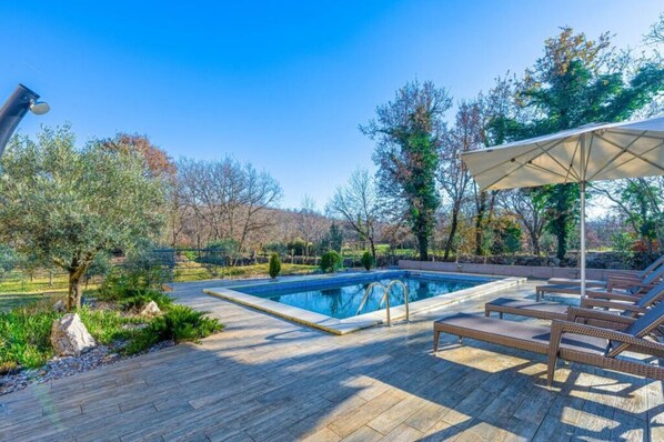 Outdoor pool - Filleona Comfortable Holiday Residence (Labin)