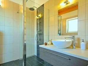 Bathroom - Patricia Comfortable Holiday Residence (Kanfanar)