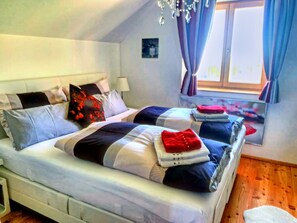 Chalet | 4 Schlafzimmer, individuell eingerichtet, Bettwäsche