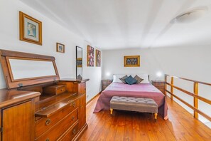 1 slaapkamer, een strijkplank/strijkijzer, wifi, beddengoed