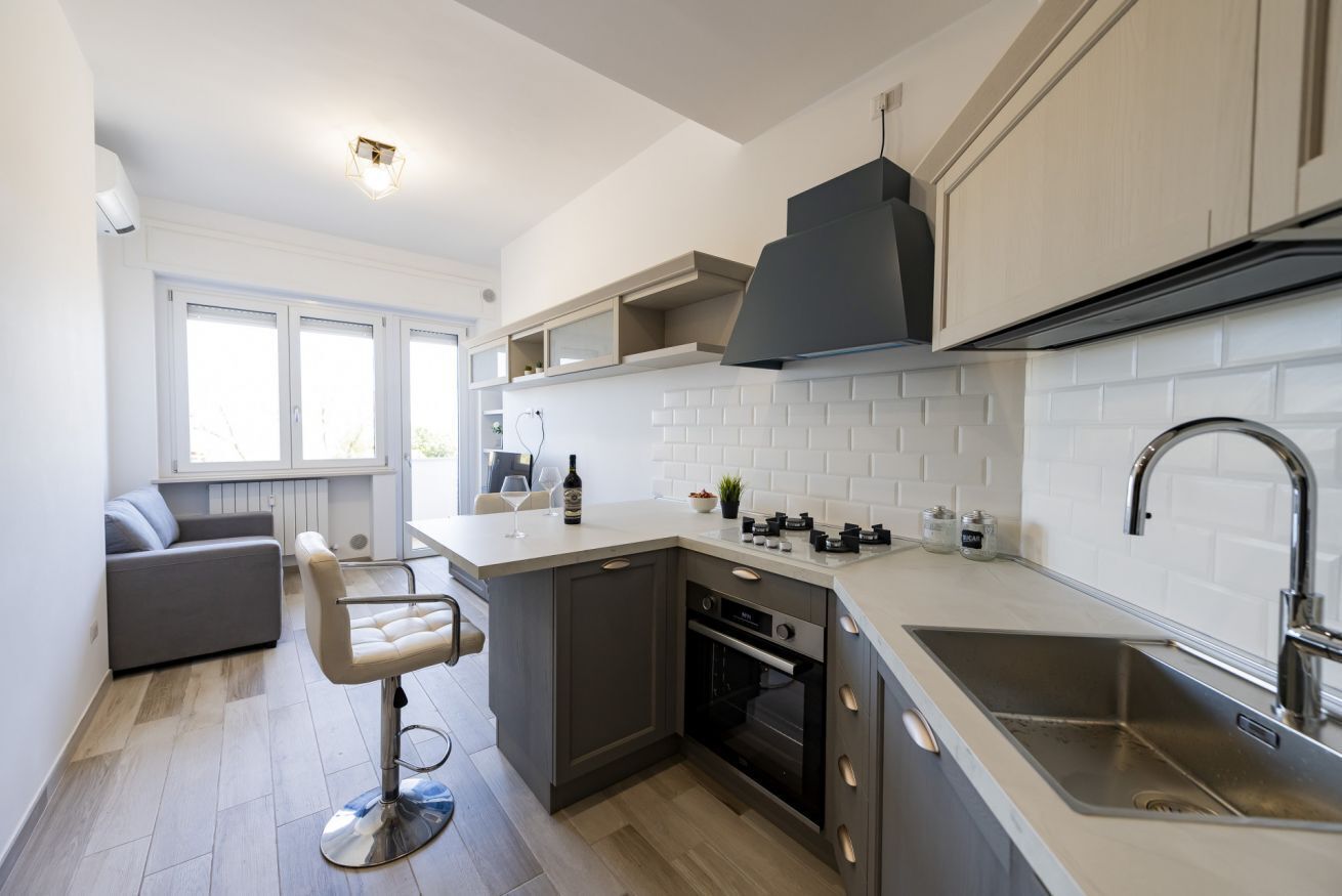 冷蔵庫、オーブン、コンロ、食器洗い機