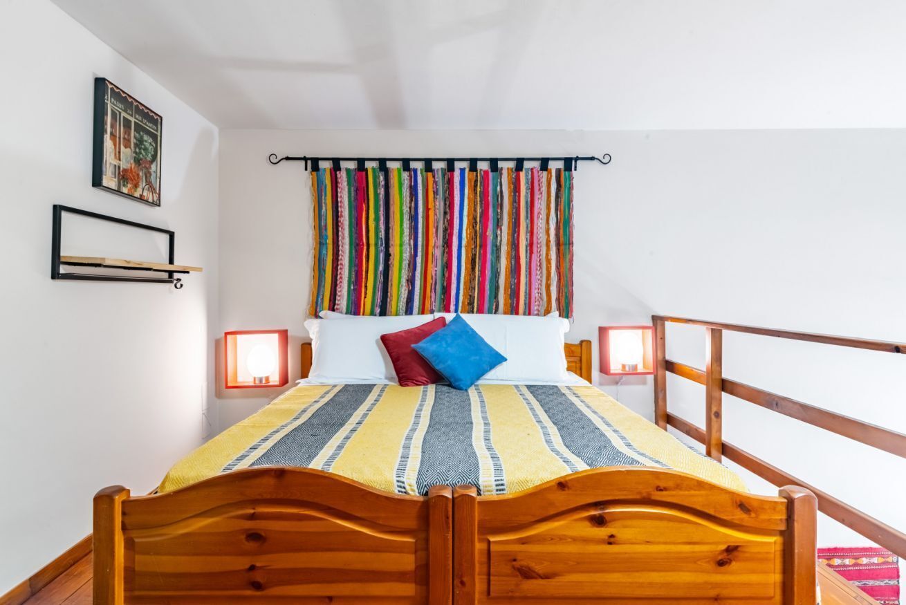1 habitación, tabla de planchar con plancha, wifi y ropa de cama 