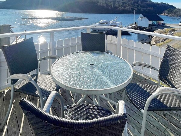 House | Outdoor dining