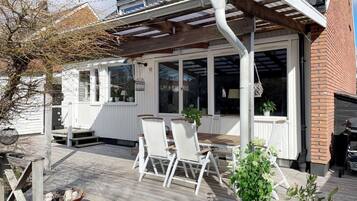 House | Tempat makan luar
