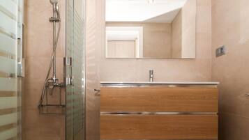 Apartment | Bathroom