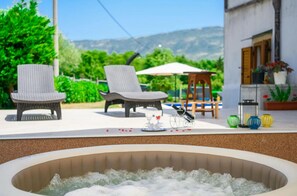 Outdoor pool - Milena Comfortable Holiday Residence (Krsan)