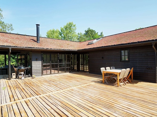 House | Outdoor dining