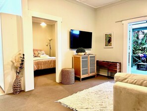 3 habitaciones, tabla de planchar con plancha, wifi y ropa de cama 