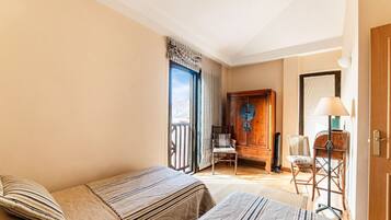 Casa | 3 camere, con arredamento individuale, ferro/asse da stiro, lenzuola