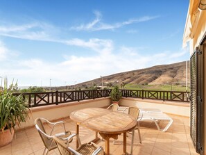 House | Dining - Belvilla by OYO Holiday Home in Jandaa (Pajara)