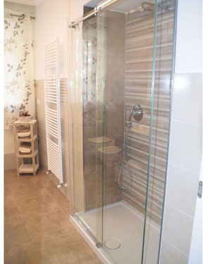 Apartment | Badezimmer | Handtücher