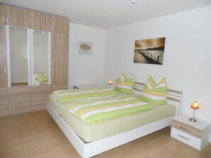 Rumah | 3 kamar tidur dan dilengkapi dengan perabotan berbeda-beda