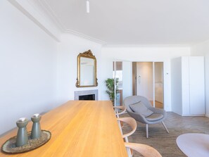 Dining - Bright Apartment With Direct sea View (Middelkerke)
