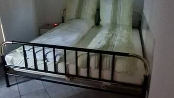 House | 1 bedroom, individually furnished