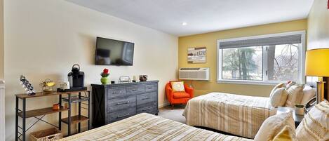 1 bedroom, iron/ironing board, WiFi (free), bed sheets