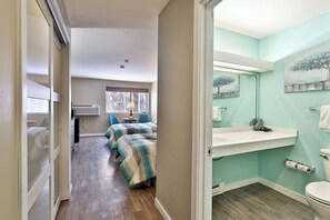 1 soverom, skrivebord, strykejern/-brett og wi-fi (inkludert)