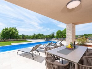 Outdoor pool - Villa Mahalo Modern Retreat (Sveti Lovrec)