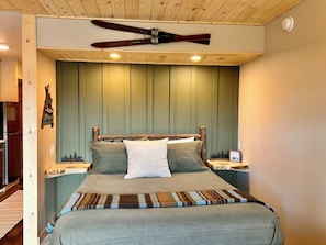 Iron/ironing board, free WiFi, bed sheets - Newly Remodeled Fireplace Studio Ski-in/Ski-Out Condo-Balcony, Pool & Hot Tub (Lutsen)