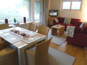 Dining - Mellhorn 41 Modern Retreat (List)