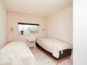 4 habitaciones y muebles diferentes 