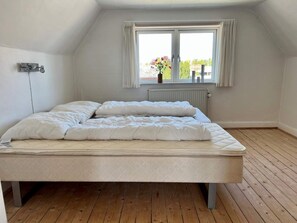 House | 3 bedrooms, individually furnished