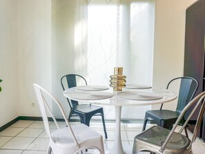 Apartment | Dining