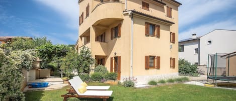 Apartment | Property grounds