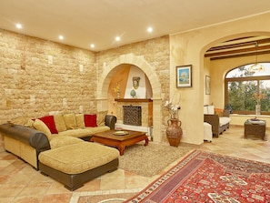 House | Living area | Fireplace - Elegant Villa, Selinunte Oasis (Castelvetrano)