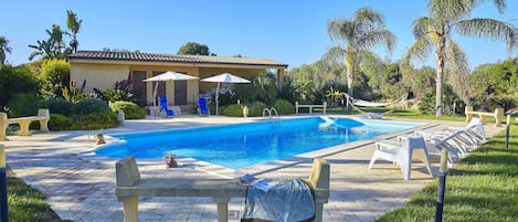 House | Pool