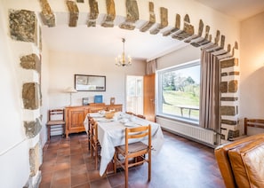 Villa | Dining