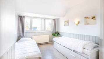 Villa | 4 bedrooms, individually furnished, iron/ironing board