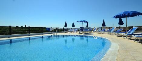 Huis | Zwembad | Een buitenzwembad