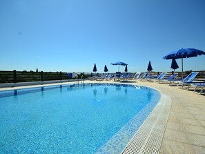 Pool - Belvilla by OYO Holiday Home in Alghero (Alghero)