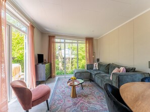 House | Living room - Luxury Chalet Near Ouddorp With Garden (Goedereede)