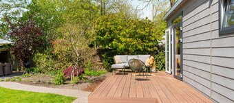 Luxury Chalet Near Ouddorp With Garden