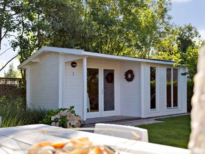 Chalet | Interior detail - Lovely, Fully Furnished Chalet for 4 People (Goedereede)