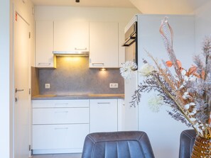 Apartment | Private kitchen | Toaster - Apartment With Cosy Sunny Terrace (Middelkerke)