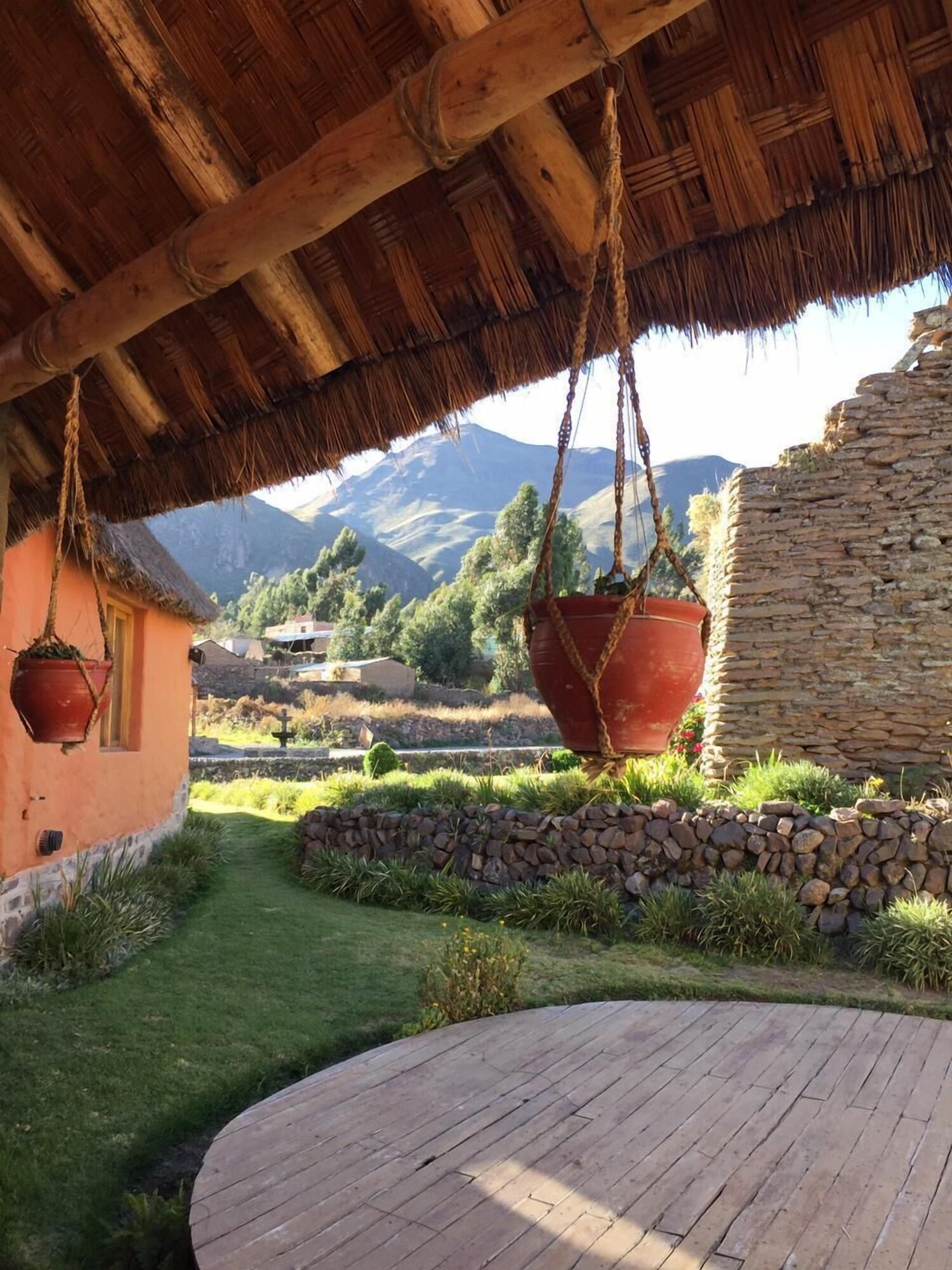 Vista frontal de la propiedad