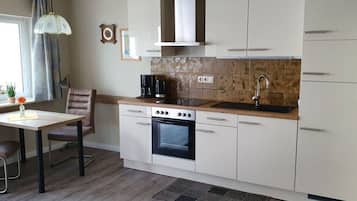 Apartment | Eigene Küche | Ofen, Wasserkocher, Toaster