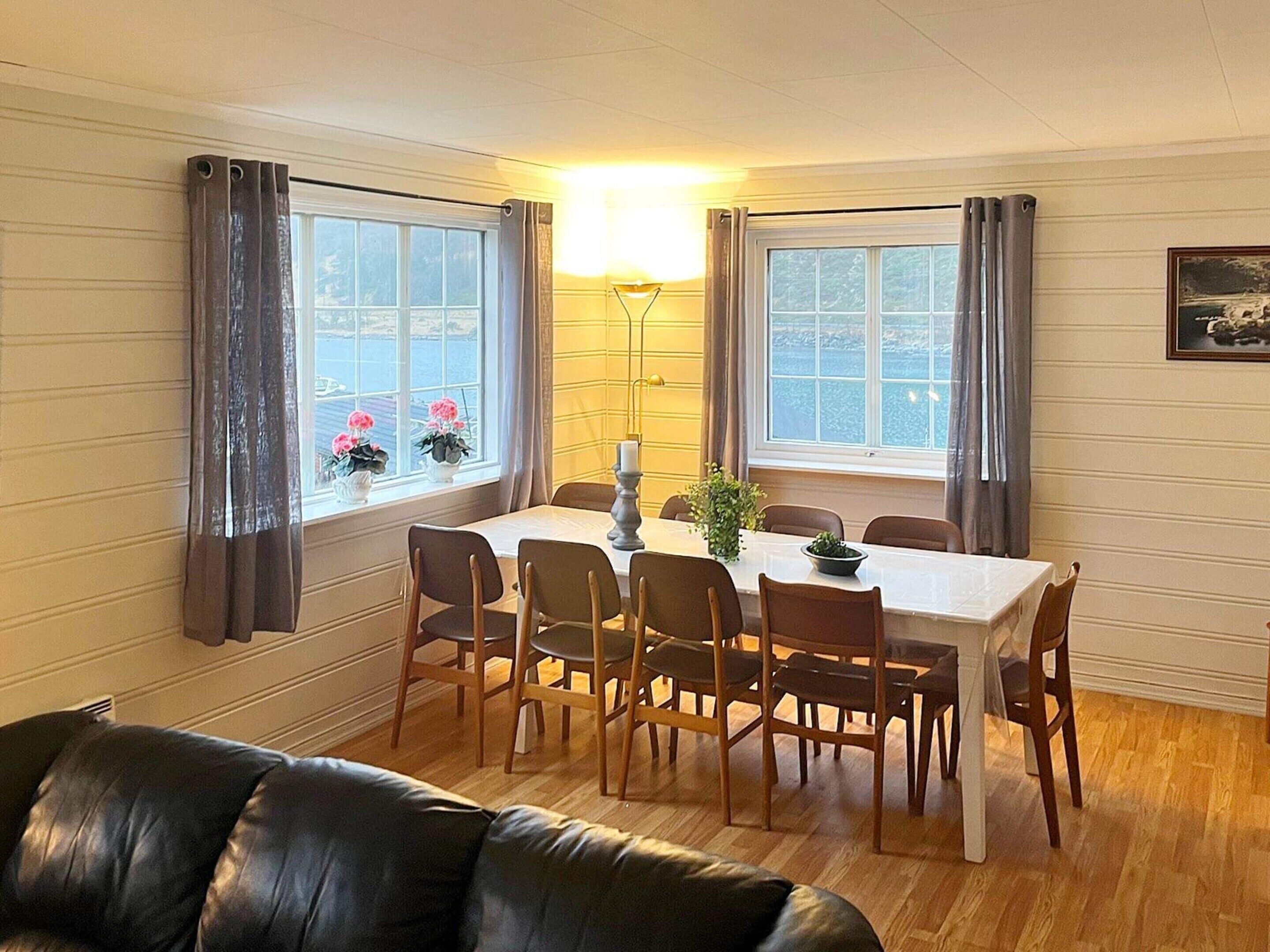 House | Dining