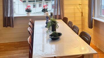 House | Dining