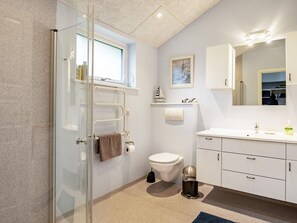 House | Bathroom - 10 Person Holiday Home in Blokhus (Blokhus)