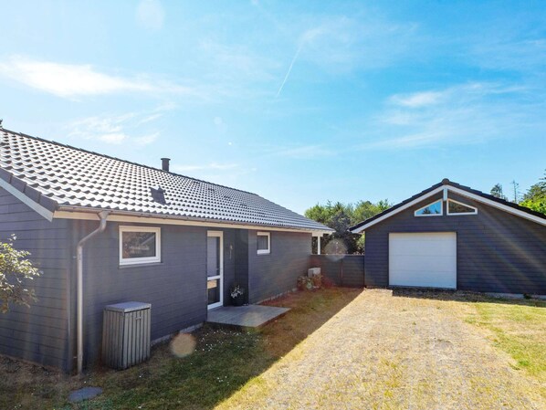 House | Exterior - 10 Person Holiday Home in Blokhus (Blokhus)