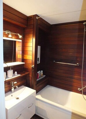 Apartment | Bathroom | Towels - Nice Apartment in Sasbachwalden (Sasbachwalden)