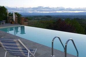 Pool - Apartment Milleluci 2 (Monforte d'Alba)