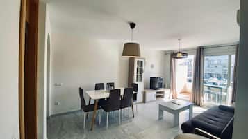 Apartment | Dining