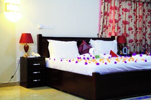 1 sovrum, skrivbord, strykjärn/strykbräda och wi-fi