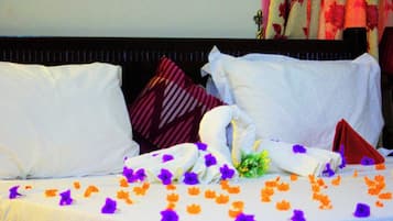 1 bedroom, desk, iron/ironing board, WiFi